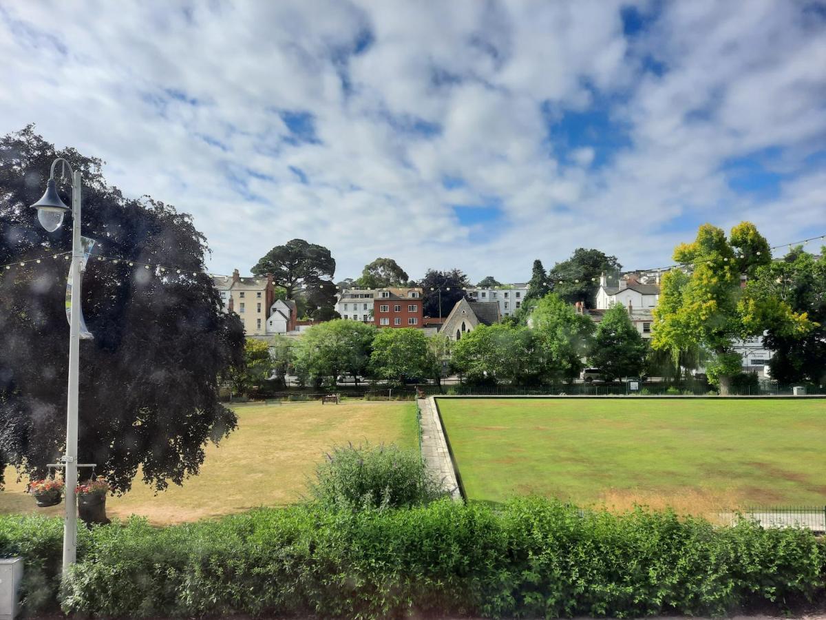 Dawlish Lawn View Apartment Bagian luar foto